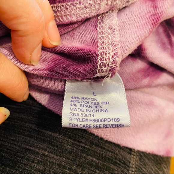 ⭐️ TE VERDE Purple Tie Dyed Pullover - Picture 6 of 6